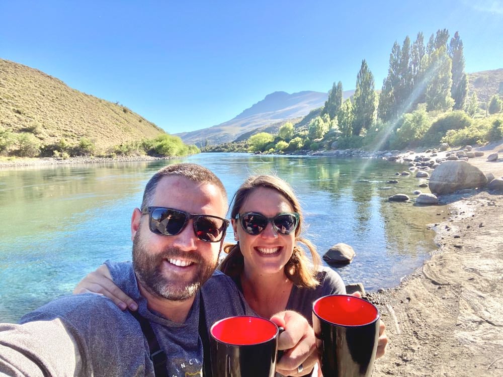 coffee by the river in bariloche