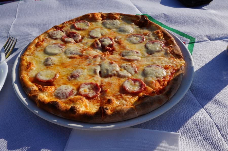 pizza in saranda albania