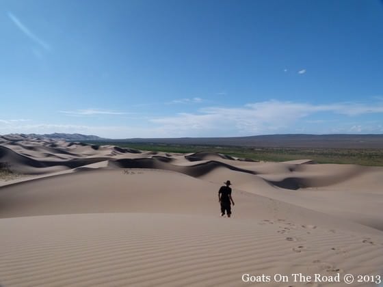 sand dunes gobi desert